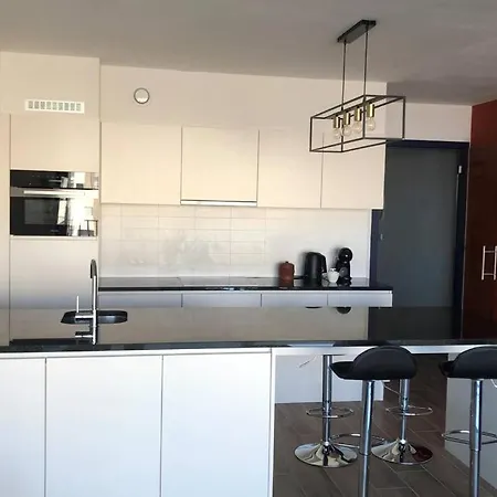 Luxury Seaview - Large Terrace- Swimming Pool - Parking * Oostende